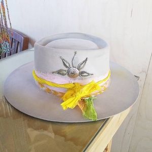 Handmade beaver blend fur felt hat